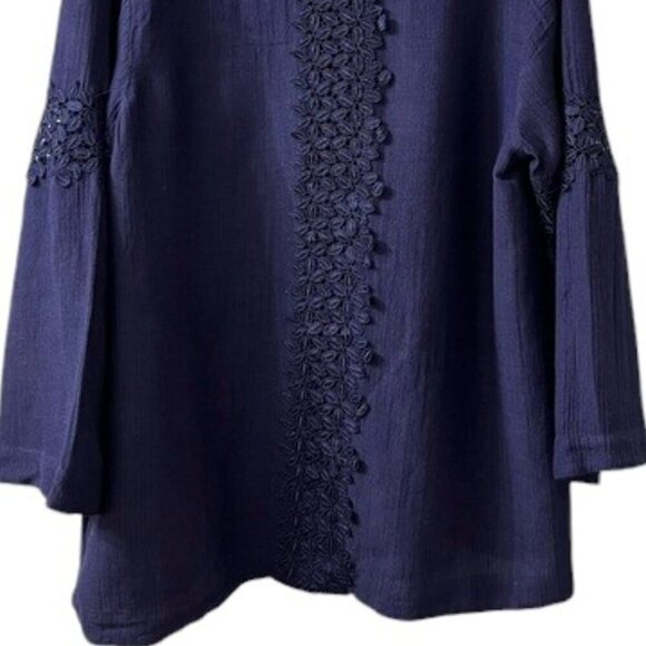 Soft Surroundings Navy Boho Split Neck Top 3/4 Sleeve Crochet Lace Detail - Picture 7 of 10